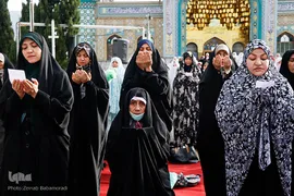 نماز عید سعید فطر در امام‌زاده پنج‌تن لویزان