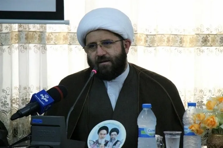 واکنش به تخریب‌ رسانه‌ای ائمه جمعه و پیشنهاد قرآنی ایکنا