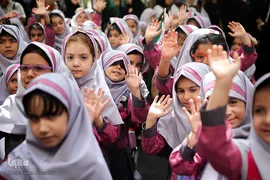 جشن شکوفه‌ها در آغاز سال تحصیلی