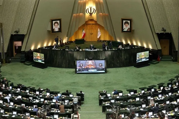 ترس از «ربا» و مخالفت با اختیار عمل بانک مرکزی برای برخورد با متخلفان