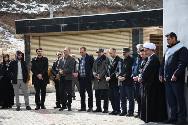 غبارروبی مزار مطهر شهدای گمنام دانشگاه تبریز
