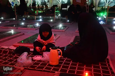 مراسم شب قدر در گلزار شهدای وادی رحمت تبریز