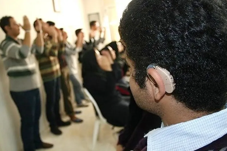 اینترنت را برای ناشنوایان رایگان کنید