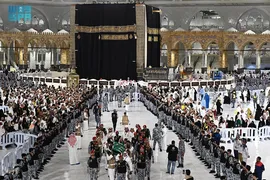 تعویض پرده کعبه با آغاز سال ۱۴۴۶ هجری قمری