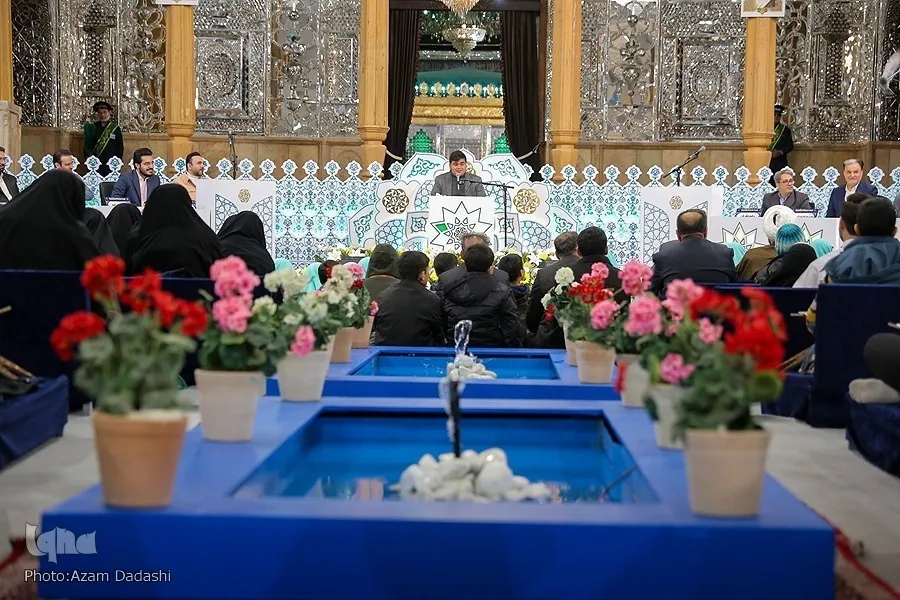 Iginawad ang mga Nanalo ng Piyesta ng Pagbigkas na Panggagaya ng Iran