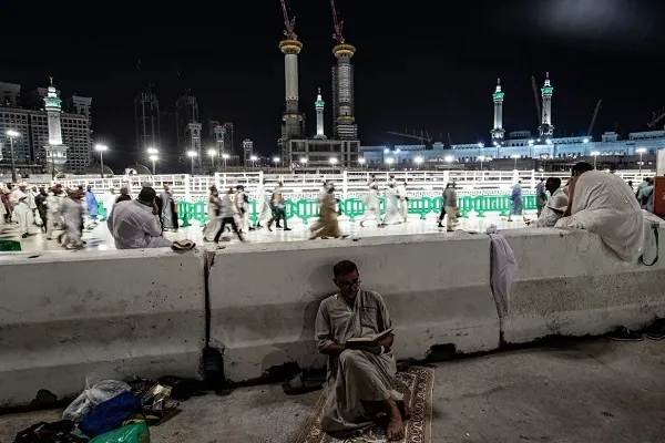 Authorities Advise Against Sleeping at Islam's Holiest Site