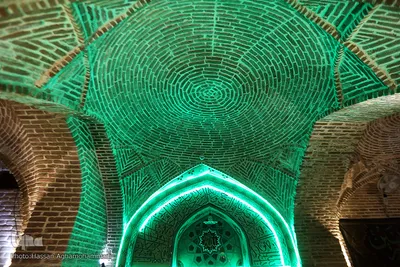 مسجد «ملک آباد» بازار فرش فروشان تهران