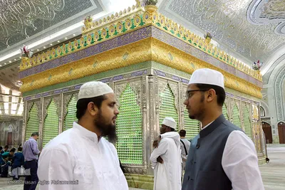 بازدید شرکت کنندگان مسابقات قرآن از حرم امام خمینی(ره)