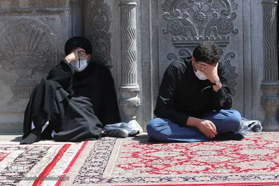 عزاداری ظهر عاشورا در حرم کریمه اهل بیت(ع)