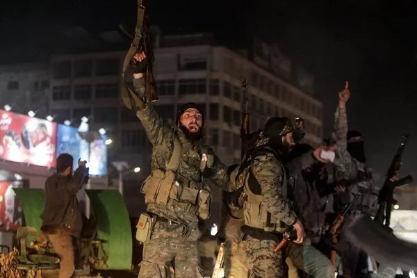 Países Árabes Preocupados com Ligações do HTS a Terroristas do Daesh: Especialista