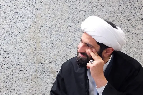 معلم قرآن، همگان را از فیض منبع لایزال الهی بهره‌مند می‌سازد
