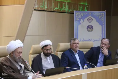 مراسم تقدیر از حافظان و قرآن پژوهان تحت پوشش کمیته امداد امام خمینی (ره) فارس