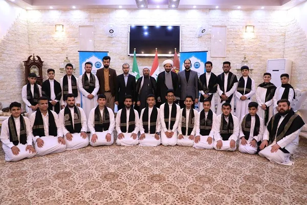 رجل دين تونسي بارز يشيد بأداء المواهب القرآنية في العتبة الحسينية + صور