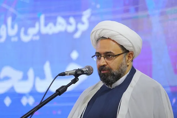 حرکت‌های مردمی تنها راه نجات کشور از مشکلات است