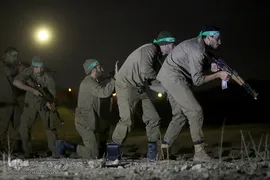 مراسم افتتاحیه و نخستین اجرای نمایش محیطی «نقطه رهایی»