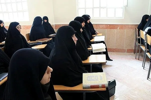 فعالیت ۷ حوزه علمیه خواهران در کردستان