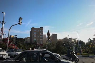 مجسمه علامه امینی در میدان الغدیر تهران