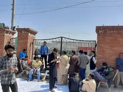 ملتا ن قرنطینہ میں مدت پوری کرنیوالے زائرین کا احتجاج