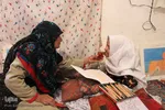 قلم بر لب، نقش زندگی می‌زند