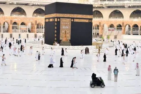 Yarım milyon insan Umre ziyaretini gerçekleştiriyor
