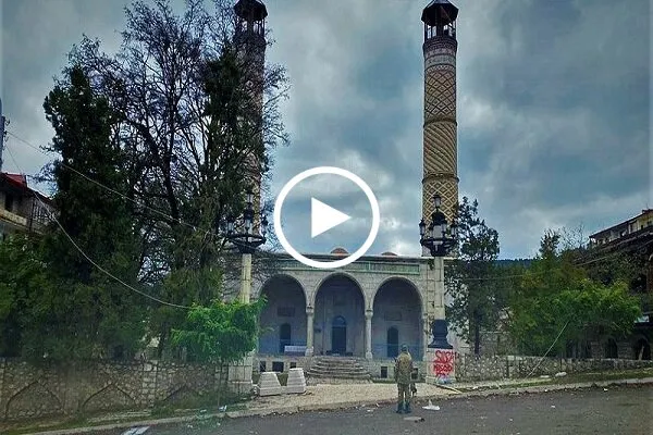 بالفيديو... إقامة أول صلاة جمعة بـ