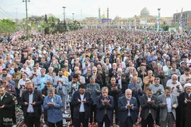 نماز عید سعید فطر در حرم حضرت عبدالعظیم(ع)