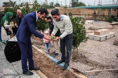 گل‌کاری قبور شهدای ارامنه در اهواز