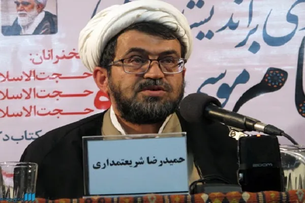 قیام عاشورا سرمایه عظیم اسلامی و فارغ از رنگ‌وبوی فرقه‌ای است / کربلا را به سقیفه گره نزنیم
