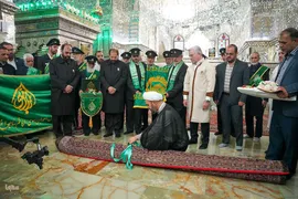 آیین غبارروبی حرم مطهر حضرت احمدبن موسی الکاظم علیهماالسلام، با حضور خانواده‌های مکرم شهدا