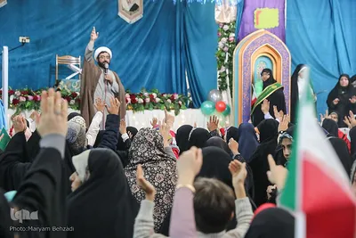 جشن «دختران انقلاب» به‎‌مناسبت آغاز دهه‌ی پرفروغ فجر انقلاب اسلامی