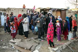 جشن ازدواج زوج جهادگر در میان اهالی محروم کوره پزخانه‌های اسلام آباد نظامی شهرری