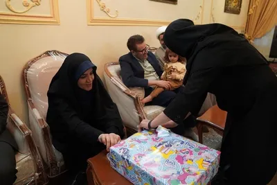 دیدار با خانواده شهیده «انسیه سادات امیدعلی» در بروجرد
