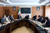 اولویت اصلی دولت حمایت از معیشت مردم و هدایت منابع به سمت بخش‌های مولد است