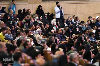 گردهمایی برنامه تلویزیونی محفل در مرکز همایش‌های بین المللی برج میلاد تهران