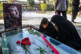 جاودان سروده‌ای به رنگ عشق و آفتاب