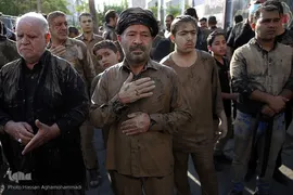 آیین «گل‌مالی» هیات عشاق العباس لرستانی‌های مقیم تهران در عاشورای حسینی