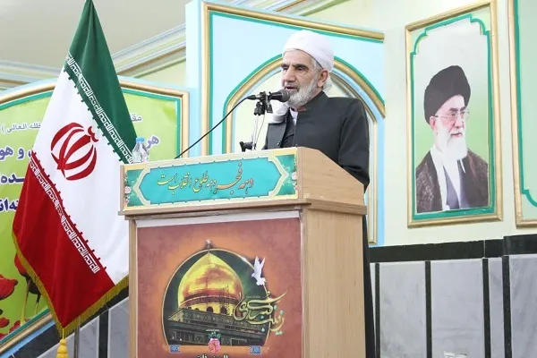 تلاش در جهت توسعه اقتصادی و تولید کشور اولویت جهاد تبیین باشد
