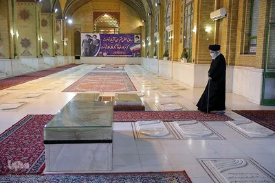 حضور رهبر انقلاب اسلامی در مرقد امام خمینی(ره) و گلزار شهدا