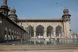 খুলে দেওয়া হলো ভারতের ঐতিহাসিক দুটি মসজিদ + ছবি