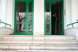 خروج از منزل برای رفتن به بهشت زهرا