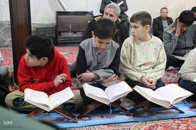 کرسی تلاوت قرآن در روستای آورزمان ملایر