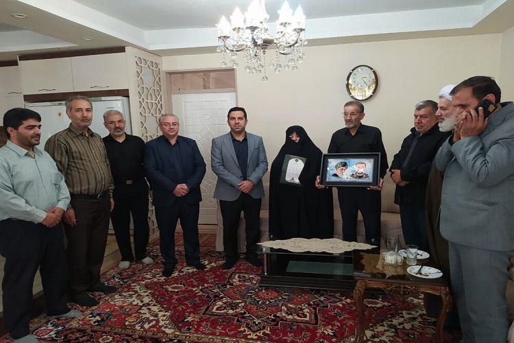 شهردار منطقه ۳ تبریز، خانواده شهیدمهدی بزرگی شهردار منطقه ۳ تبریز، خانواده شهیدمهدی بزرگی