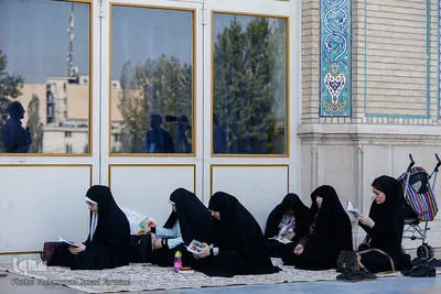 قرائت دعای عرفه در مصلی تهران