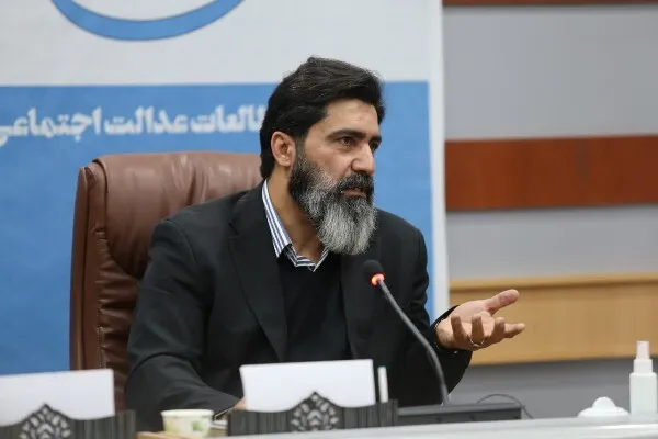 نظام حقوقی بایستی برگرفته از عدالت و فقرزدایی باشد 