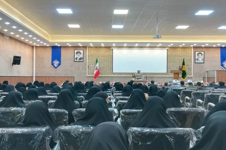 گردهمایی مدیران مؤسسه بیت‌الاحزان از 7 استان در مشهد/ لزوم تحقق اقتصاد مقاومتی در شعب