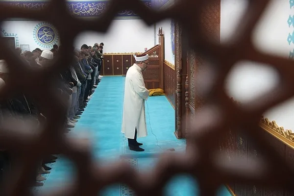 Erbaş, Fransa'da Türk vatandaşlarla bir araya geldi
