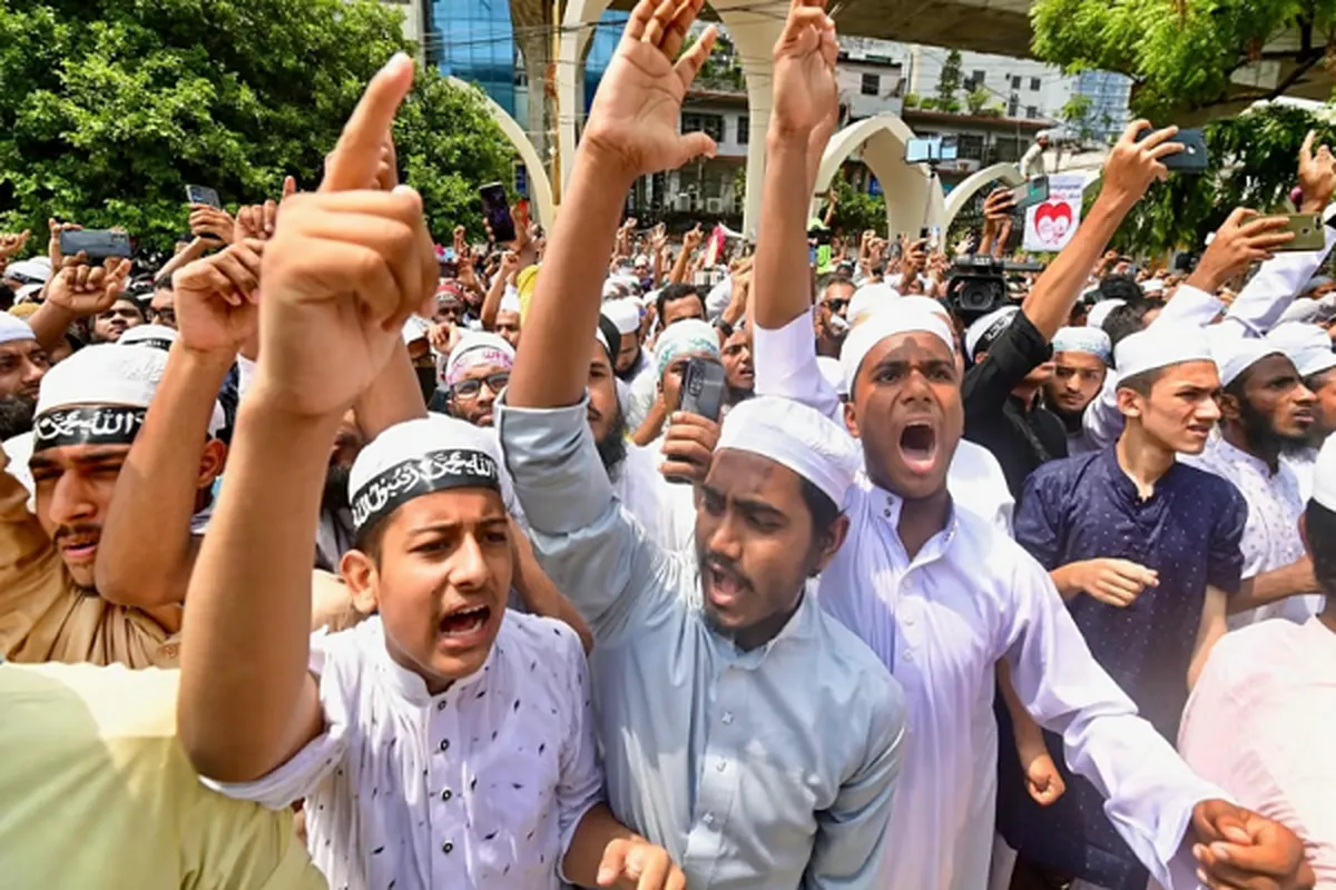 Watu wa Bangladesh waandamana kulaani kuvunjiwa heshima Qur'ani Tukufu