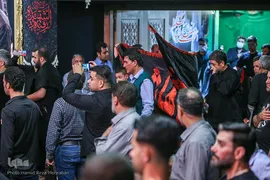 حسینیه ایران؛ آیین طشت‌گذاری در حسینیه امام حسن(ع)