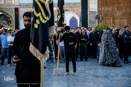 برافراشتن پرچم حرم امام حسین (ع) بر گنبد کربلای ایران