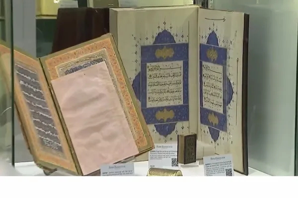 Abu Dabi Kitap Fuarı’ndaki nadir el yazmalarına kısa bir bakış + video